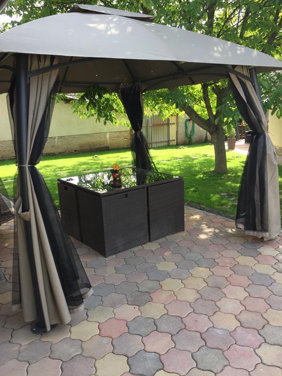 Regina Delux Apartman Дьюла Екстер'єр фото