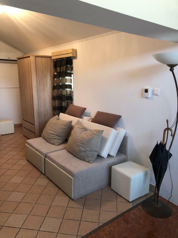 Regina Delux Apartman Дьюла Екстер'єр фото